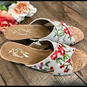 👠A2 Summer Wedge Floral Embellished Shoe Sz 9.5
